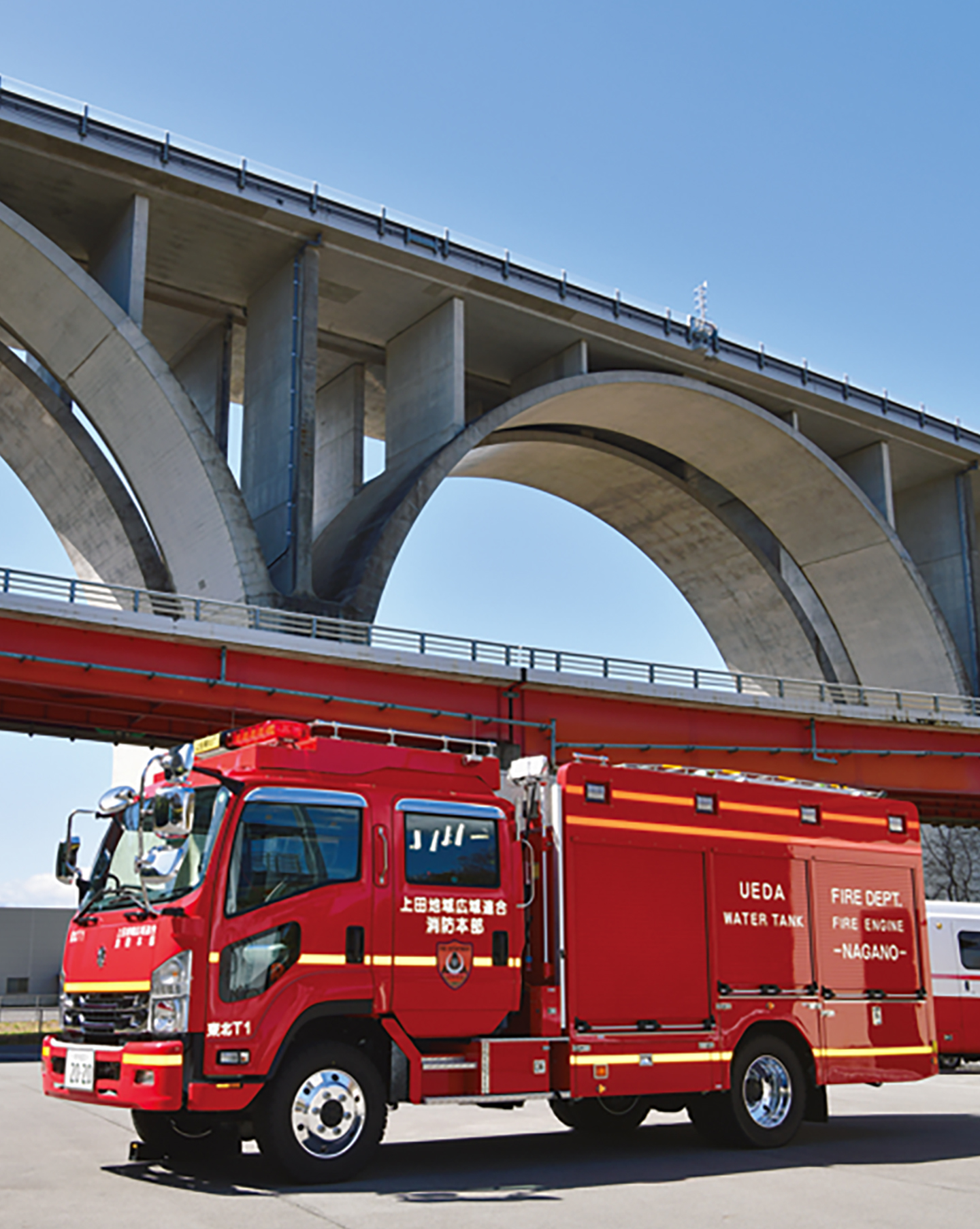 連続したアーチが美しい上信越道「上田ローマン橋」。こういった橋梁上での救助活動も想定して装備選択が行われている。
