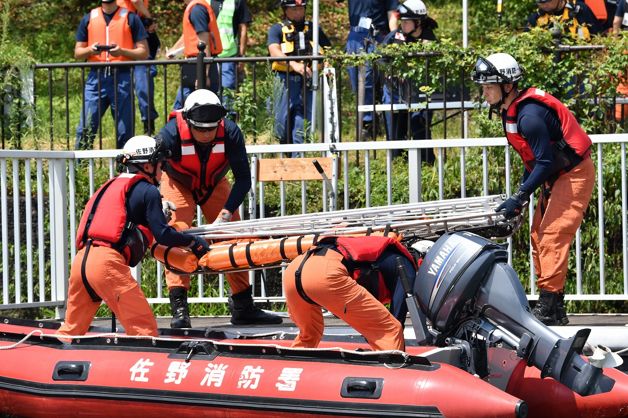 館林地区消防組合消防本部近隣3消防本部合同水難救助訓練