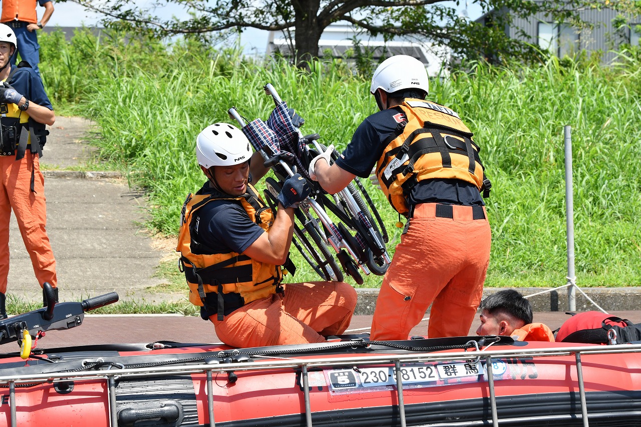 館林地区消防組合消防本部近隣3消防本部合同水難救助訓練