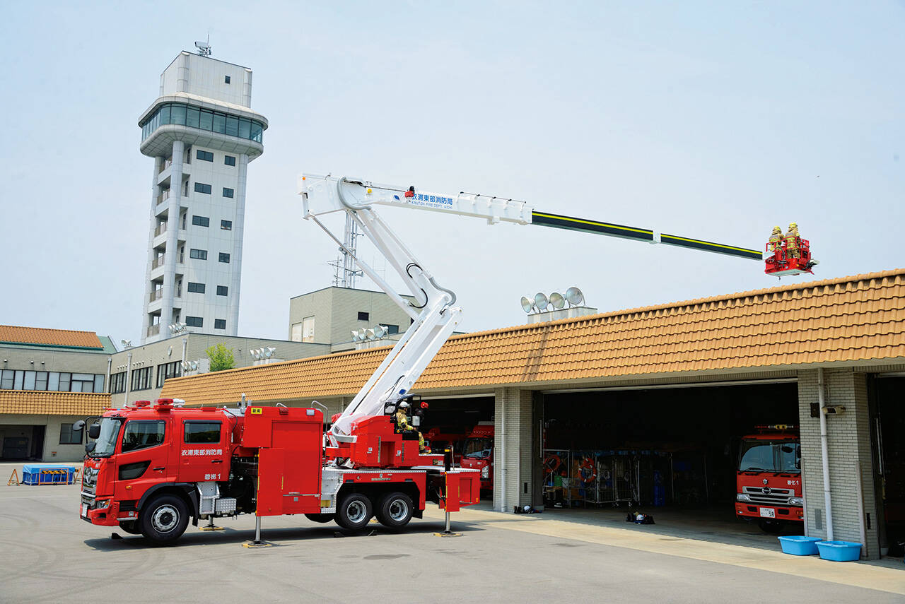 25mΣ型屈折はしご付消防ポンプ自動車 衣浦東部広域連合消防局