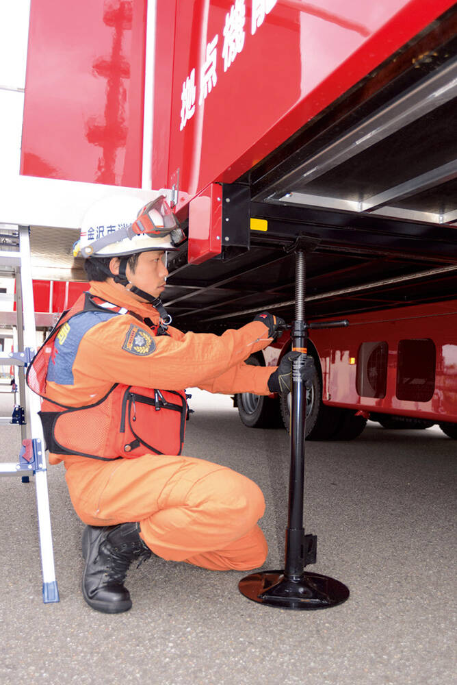 拠点機能形成車 金沢市消防局