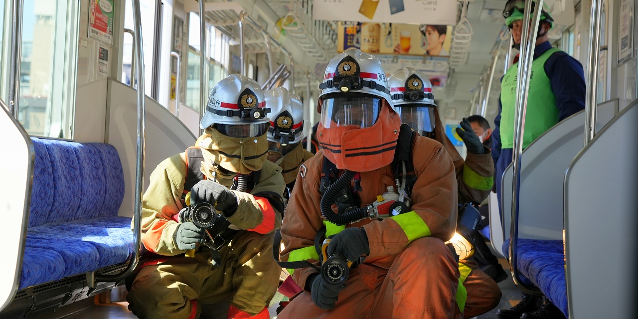 東武鉄道と連携した<br>列車火災・多数傷病者対応訓練<br>―東京消防庁板橋消防署―