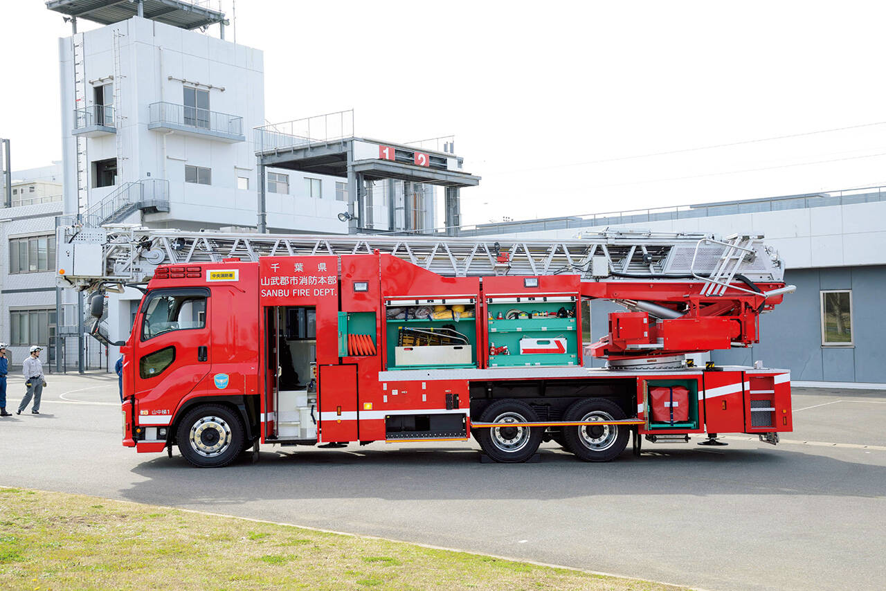 40m級はしご付消防自動車 山武郡市広域行政組合消防本部