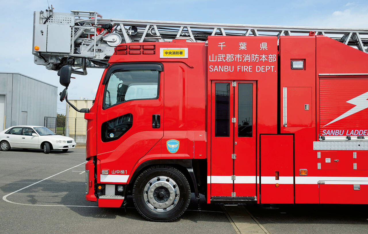 40m級はしご付消防自動車 山武郡市広域行政組合消防本部