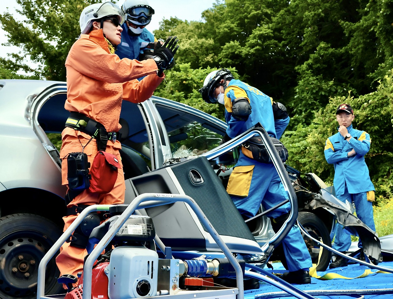 北海道警察 車両破壊救出訓練